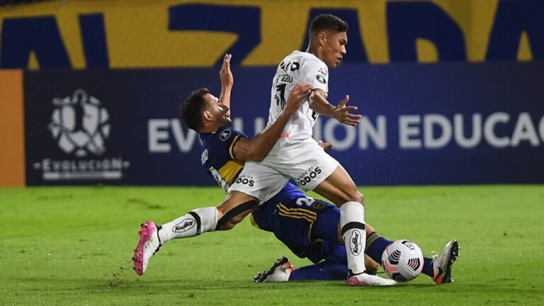 Boca venció con autoridad a Santos y se afirmó en la cima del Grupo C