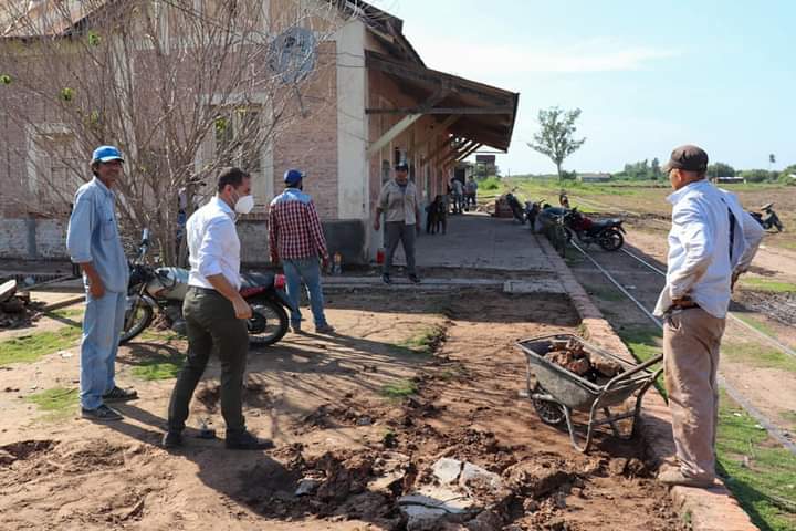 PLAZA: INICIARON LA RECUPERACIÓN DE LA ESTACIÓN DE FERROCARRIL