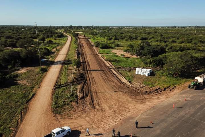 PLAZA: PAVIMENTACIÓN ACCESO RUTA 7 (AV MALVINAS Y RIVADAVIA)