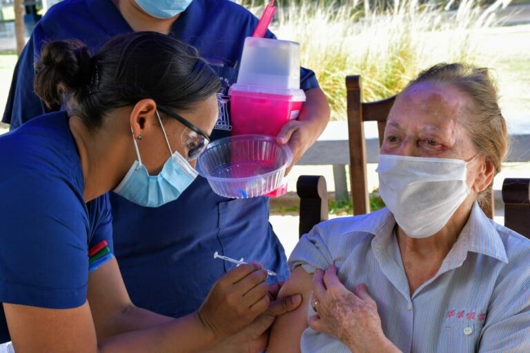 VACUNACIÓN CONTRA COVID-19: PERSONAS CON FACTORES DE RIESGO