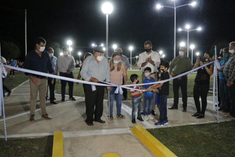 EN PUERTO BERMEJO, CAPITANICH INAUGURÓ UNA PLAZOLETA