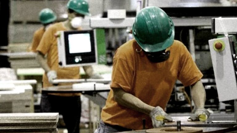 La actividad industrial subió 32,8% en marzo