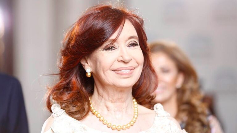 Cristina Kirchner: «Los golpes contra las instituciones