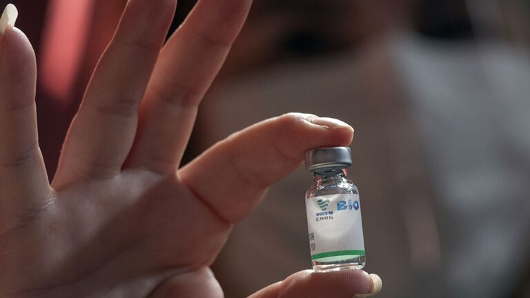 China ratificó que hay acuerdo para producir la vacuna