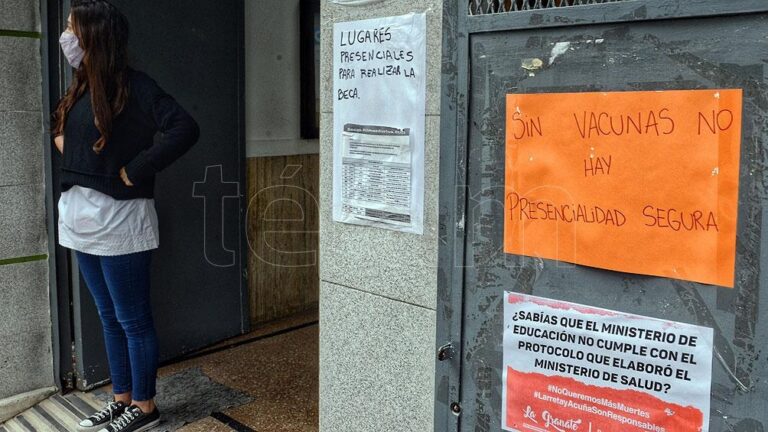 Continúa el paro docente en rechazo a la presencialidad en las escuelas