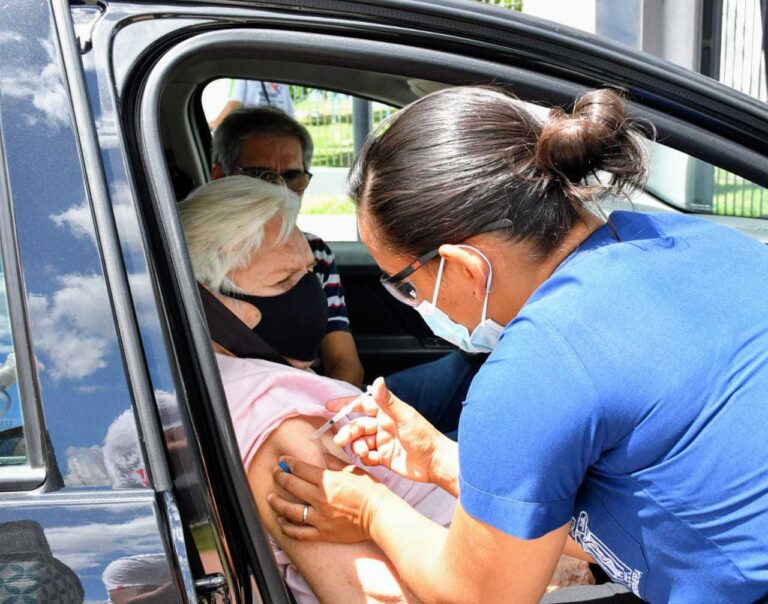 Chaco completó la vacunación del personal de salud y mayores de 80 años