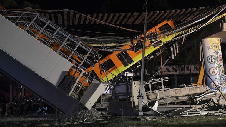 Al menos 23 muertos y 70 heridos en un accidente