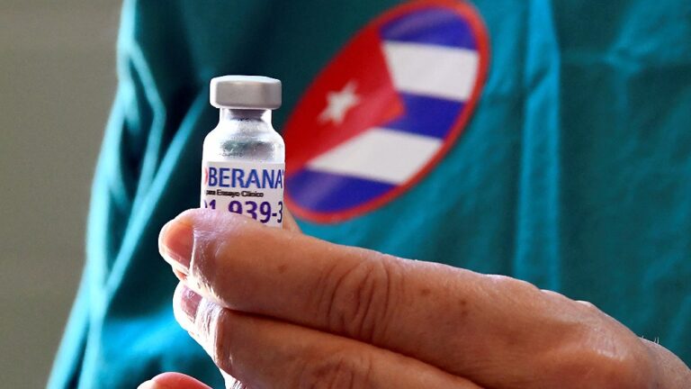«Este año podremos tener vacunas cubanas en Argentina»