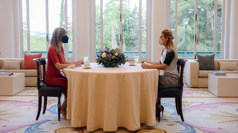 Fabiola Yañez compartió un desayuno con la primera dama de España