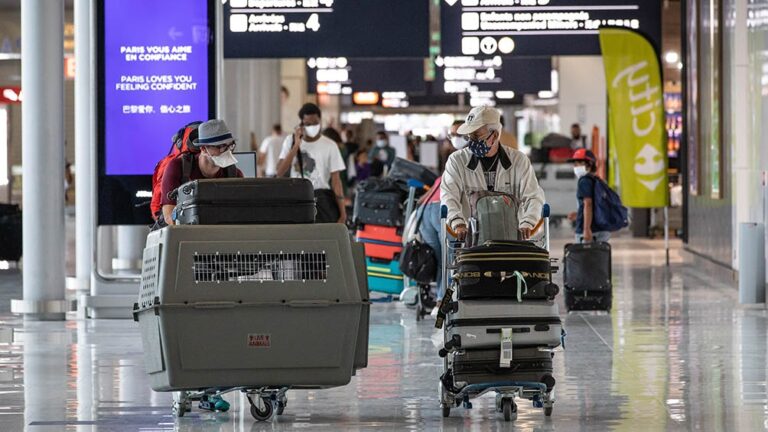 Migraciones aclaró que «no hay 45 mil varados en el exterior»