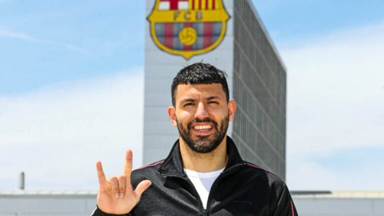 Agüero se suma al seleccionado argentino tras haber firmado con el Barcelona