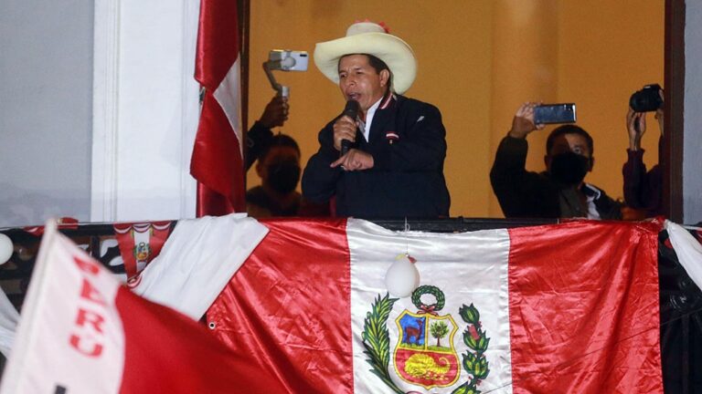 Elecciones en Perú: Castillo se adjudicó el triunfo en el balotaje presidencial