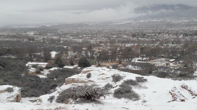 Cayó nieve al sur de la Quebrada de Humahuaca