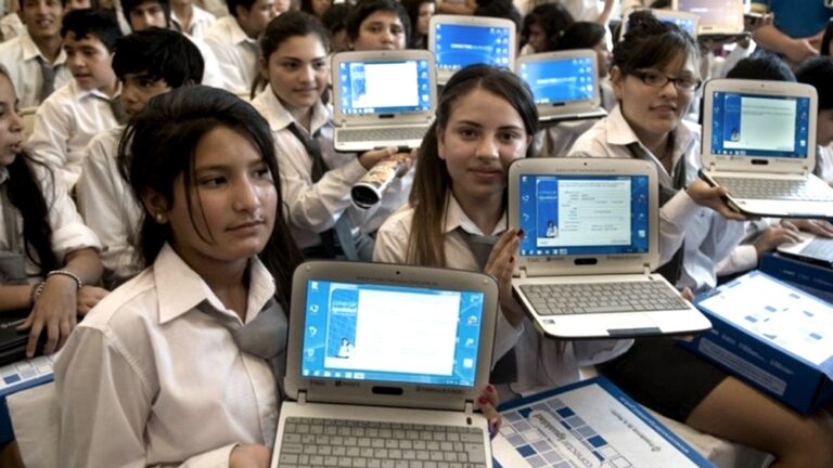 CONECTAR IGUALDAD: Distribuirán más de 20.000 computadoras para alumnos en Entre Ríos