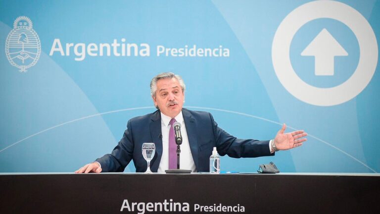 Actividad Presidencial: Alberto Fernández encabeza un acto de entrega de viviendas en Merlo