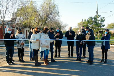 FONTANA: CAPITANICH INAUGURÓ OTRAS 17 CUADRAS DE PAVIMENTO