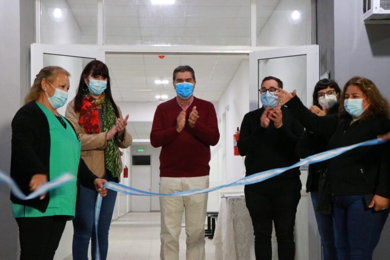 CAPITANICH INAUGURÓ LA REFACCIÓN DEL CENTRO DE SALUD DEL BARRIO VILLA JUAN DE GARAY