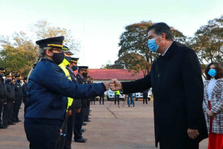 CAPITANICH ENCABEZÓ EL ACTO DE ASCENSOS Y ANUNCIÓ AUMENTOS SALARIALES PARA LA POLICÍA DEL CHACO