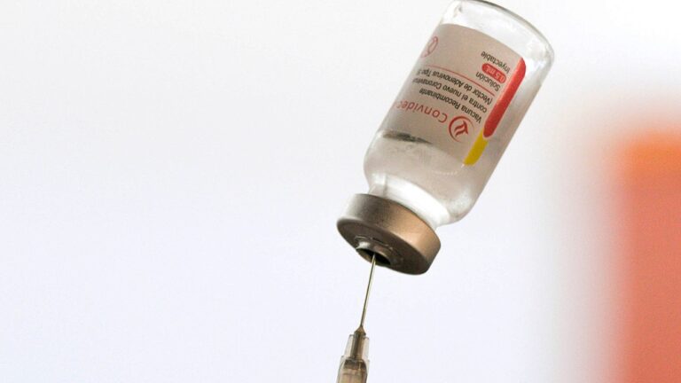 La vacuna de Cansino: una sola dosis y una eficacia mayor al 90% para casos graves