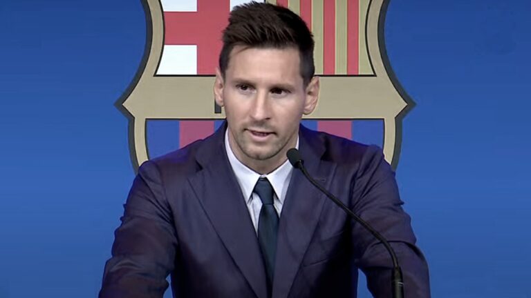 Fútbol: Messi se despidió de Barcelona con «mucha tristeza»