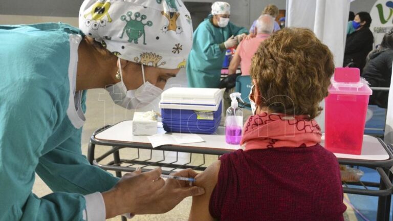 En todo el país: Ministros de Salud destacaron la gran adhesión a la combinación de vacunas