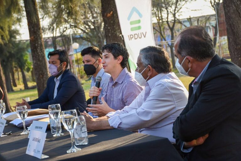 IPDUV REALIZÓ LA LICITACIÓN PARA LA CONSTRUCCIÓN DE 30 VIVIENDAS