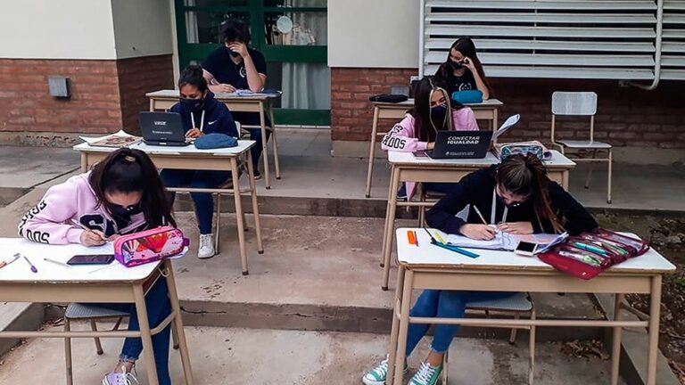 MINISTERIO DE EDUCACIÓN: Invertirán 5 mil millones de pesos