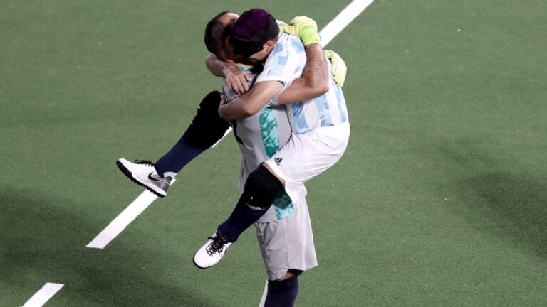 Fútbol: Los Murciélagos son finalistas e irán