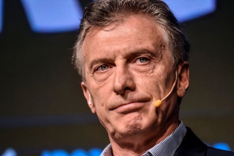 Le prohibieron la salida del país: Mauricio Macri fue citado a indagatoria