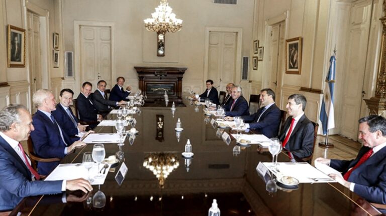 Reunión con empresarios: El Presidente rechazó que el acuerdo