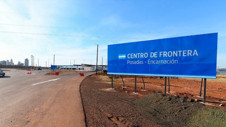 Misiones: Después de un año y medio reabrió el puente