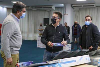 EL GOBIERNO ENTREGÓ EQUIPOS DE LED AL MUNICIPIO