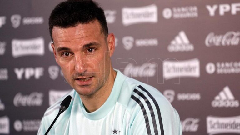 Scaloni: «Messi está bien y, si sigue así, va a jugar»