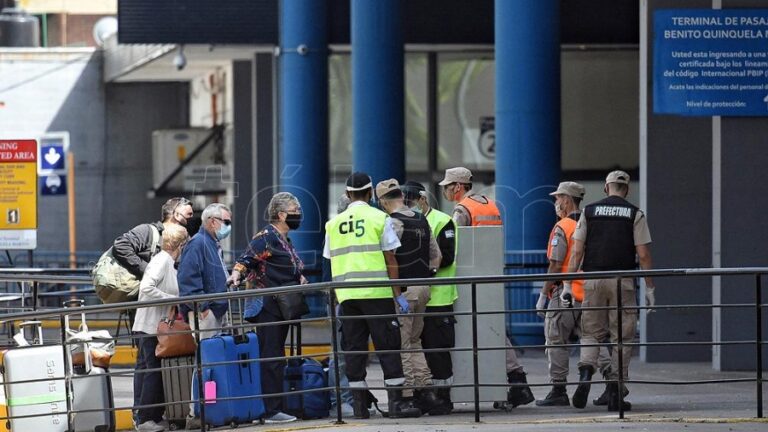 Abren los puertos de Buenos Aires y Madryn como corredores seguros