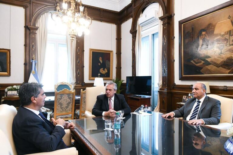 CAPITANICH VISITÓ AL PRESIDENTE Y ACELERÓ GESTIONES CON MINISTROS NACIONALES