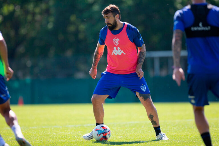 El fútbol argentino vuelve con una ola de covid