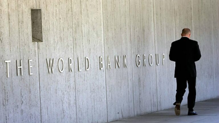 Informe bianual: El Banco Mundial prevé que la economía argentina