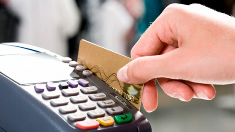 Las operaciones con tarjetas de crédito crecieron 38,1%