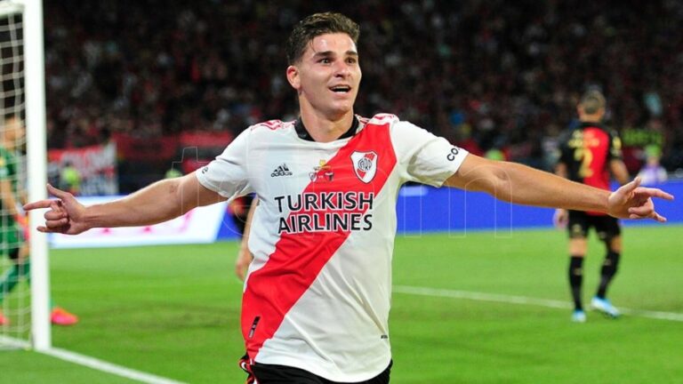 River y Manchester City acordaron el pase de Julián Álvarez