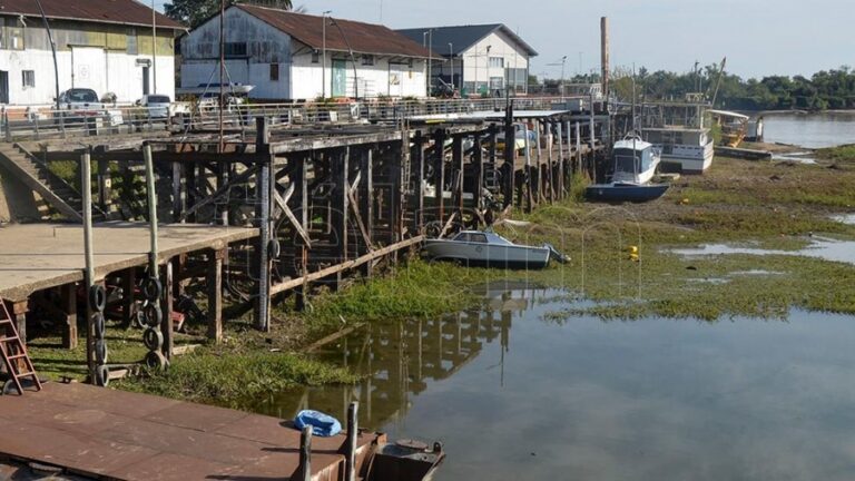 En el puerto de Santa Fe: El río Paraná volvió a bajar