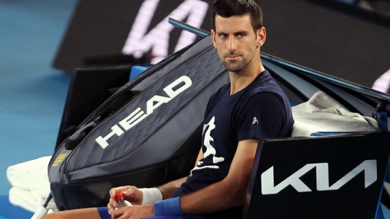 Australia: Djokovic fue traslalado al centro de detención