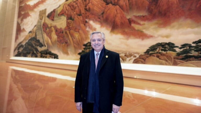 Alberto Fernández dejó China