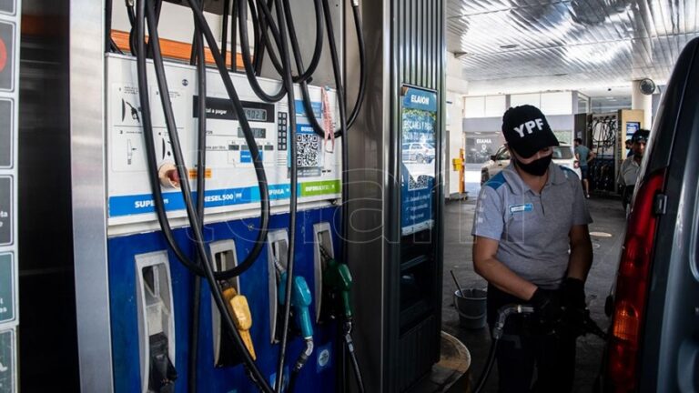 Nafta: YPF aumentó 9,5 % los combustibles