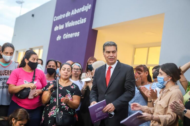 EL GOBIERNO INAUGURÓ UN NUEVO CENTRO   