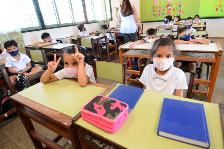 EDUCACIÓN ACLARA A DOCENTES CON HORAS