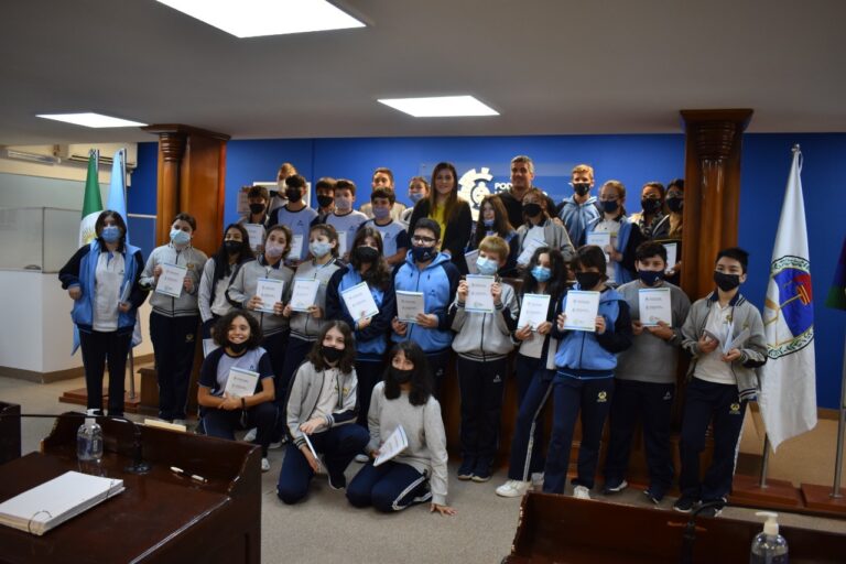 Alumnos de Instituto Adventista visitaron el Poder Legislativo