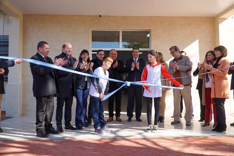 LA CLOTILDE: CAPITANICH INAUGURÓ PAVIMENTO