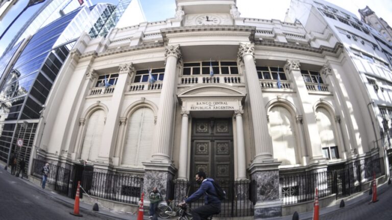 El Banco Central subió cinco puntos la tasa de interés