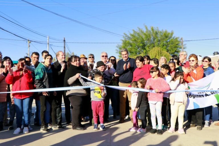 HERMOSO CAMPO: INAUGURARON CENTRO   