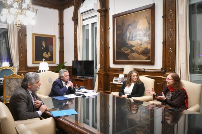 El Presidente Alberto Fernández recibió a dos científicas